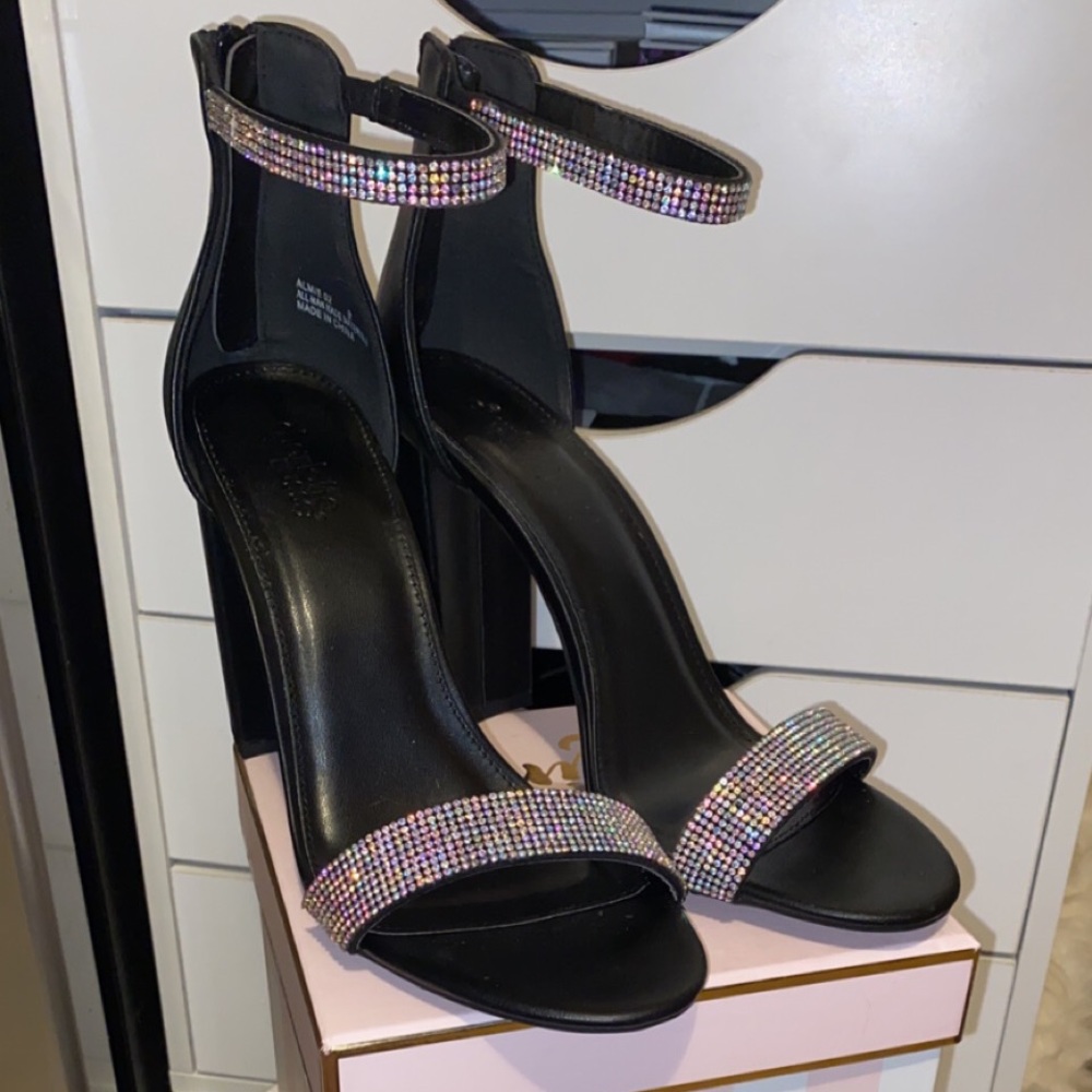 Charoltte Russe Black Ankle Sandles